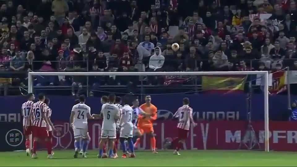 俄罗斯守门员教练：萨福诺夫没有考虑过离开大巴黎