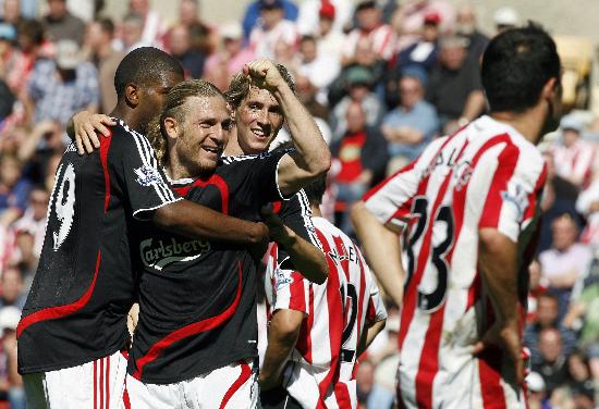 德天空：法兰克福中场乌尊肌肉受伤，预计12月欧冠踢巴萨复出（德媒天空体育：法兰克福中场乌尊肌肉受伤，预计欧冠12月战巴萨时复出）