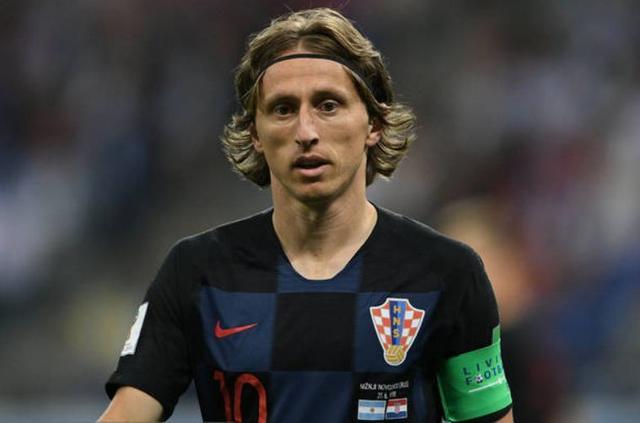 阿斯：贝蒂斯愿意为安东尼出2000万欧或租借，球员愿降薪回归