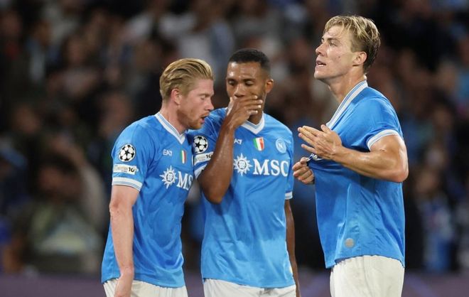 新变化！王曼昱“双杀”孙颖莎两技术精进明显，冲击洛杉矶增筹码